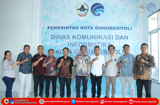 Diskominfo Kota Gunungsitoli saat menerima kunjungan audiensi dari Kepala LPP RRI Gunungsitoli