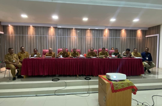 Bupati Taput, JTP Hutabarat saat mengikuti Rakornas Pengendalian Inflasi Senin 05 Mei 2025 (foto: istimewa)