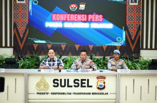 Konferensi Pers ﻿Polda Sulsel Terima 40 Orang Terduga Pelaku Penipuan Online dari Kodam XIV Hasanuddin, Sabtu 26-April-2025, (Foto: Istimewa)