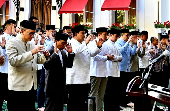 Prabowo Salat Iduladha di Paris, Hangatkan Diaspora Indonesia di Wisma Indonesia