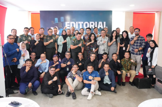 Kapuspen TNI, Mayjen TNI Kristomei Sianturi foto bersama Pemred Media nasional saat acara  Editorial Meet and Greet