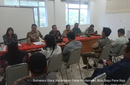 Rapat koordinasi lintas sektoral digelar di Nagori Parik Sabungan, Kecamatan Dolok Pardamean, Kabupaten Simalungun (Foto: Pendim0207/SM