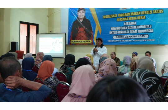 Tim sosialisasi program Makan Bergizi Gratis (MBG) disambut hangat antusias warga Kediri