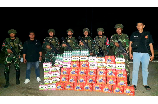 Satgas Yonarmed 12 Kostrad Gagalkan Penyelundupan 50 Krat Minuman Ilegal di Perbatasan RI–Timor Leste