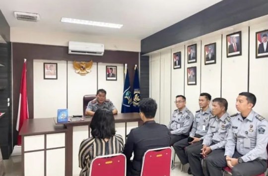 Kepala Lapas, Kenal Purba saat memimpin sidang pra nikah salah satu pegawai Lapada Langkat. ( Foto: Humas Lapada)
