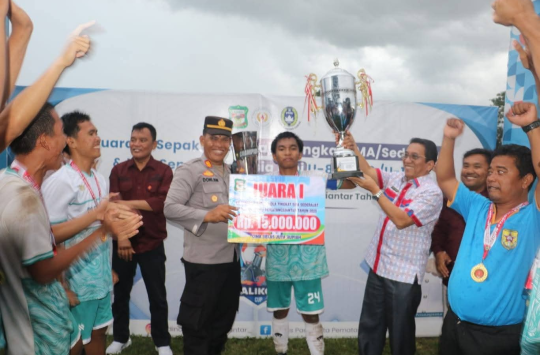 Turnamen Kejuaraan Sepak Bola Pelajar SMA/Sederajat untuk memperebutkan Piala Wali Kota Tahun 2025