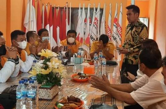 Dengar Maksud Sondi Jadi Wawako, Jajaran DPC Hanura Menangis