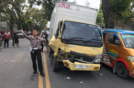 Kondisi truk usai mengalami laka lantas