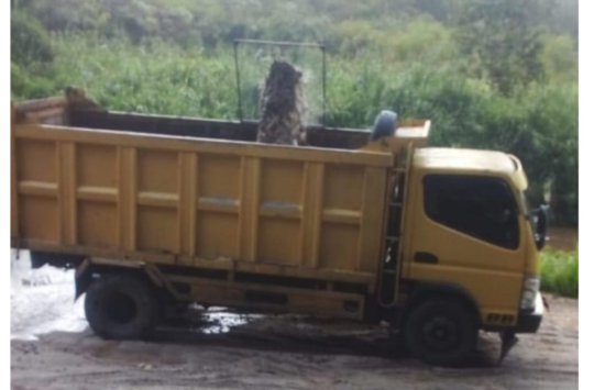 Foto Tambang pasir  di dusun Rianiate, desa Simanungkalit kec Sipoholon Taput (Loksa Situmeang/Kabarnas.com)