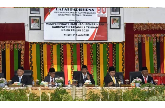 Bupati dan Wakil Bupati Tapteng hadiri Rapat Paripurna Istimewa di Gedung DPRD Kabupaten Tapa
