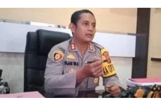 Kapolres Ngada sebelum diperiksa