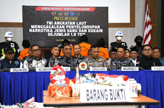 Konferensi pers TNI AL Tanjung Balai Karimun saat berhasil menggagalkan Narkoba Senilai Rp.7 Triliun di Selat Durian. (Foto istimewa)