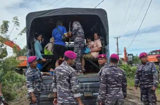 Prajurit Kodaeral II Padang diterjunkan ke Nagari Tiku V Jorong (foto; dispen AL)