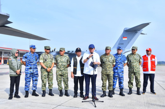 Acara pelepasan  empat pesawat angkut milik TNI AU  dari Lanud Halim Perdanakusuma untuk mengangkut bantuan bencana