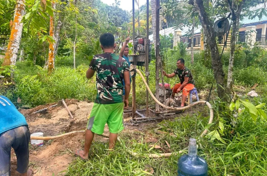 TNI Bangun Sumur Bor di Gunungsitoli, Ratusan Warga Desa Bawodesolo Segera Nikmati Air Bersih