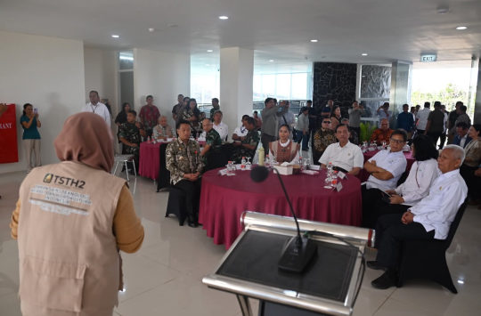 Direktur TSTH2 Prof. Sri Fatmawati menyampaikan garis besar pengembangan TSTH2. (foto: Humas Humbahas)