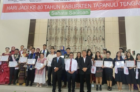Wakil Bupati Taput, Deni P. Lumbantoruan, turut hadir dalam perayaan HUT ke-80 Kabupaten Tapanuli Tengah