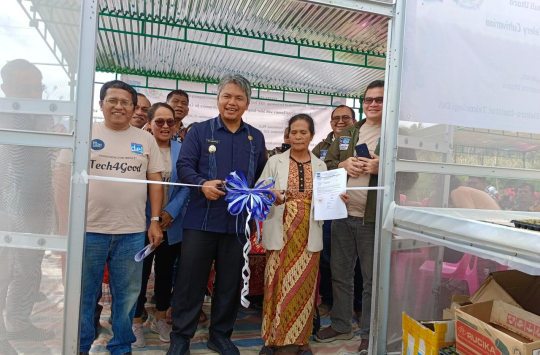 Wabup Taput Resmikan Green House Hidroponik Berbasis IoT dan Energi Surya di Desa Banua Luhu