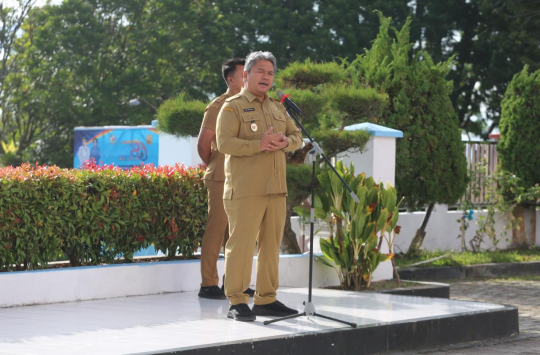 Wakil Bupati Tapanuli Utara memimpin apel gabungan ASN dan PPPK