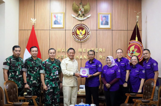 Donny Ermawan Taufanto menyambut Panitia International Military Medicine Workshop and Symposium 2025 (foto: Kemenhan)