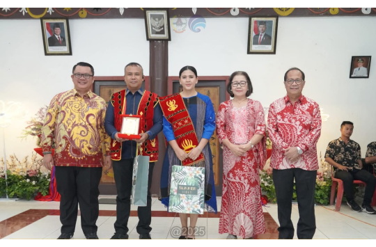 Wali Kota Gunungsitoli, Sowa’a Laoli, S.E., M.Si, saat menghadiri acara temu pisah Kapolres Nias.