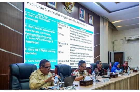 Acara "Seminar Kajian Studi Kelayakan Pendirian Sekolah Unggul Baru" tingkat SD dan SMP di Kota Medan