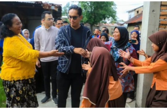 Wali Kota Medan, Rico Tri Putra Bayu Waas, saat melaksanakan program "Sapa Warga" di  Kelurahan Pasar Merah Timur (foto: Diskominfo Medan)