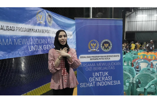Anggota Komisi IX DPR RI Ranny Fahd A. Rafiq, perwakilan BGN Dedi Suprijadi sosialisasi MBG di Depok. (Foto: Ist)
